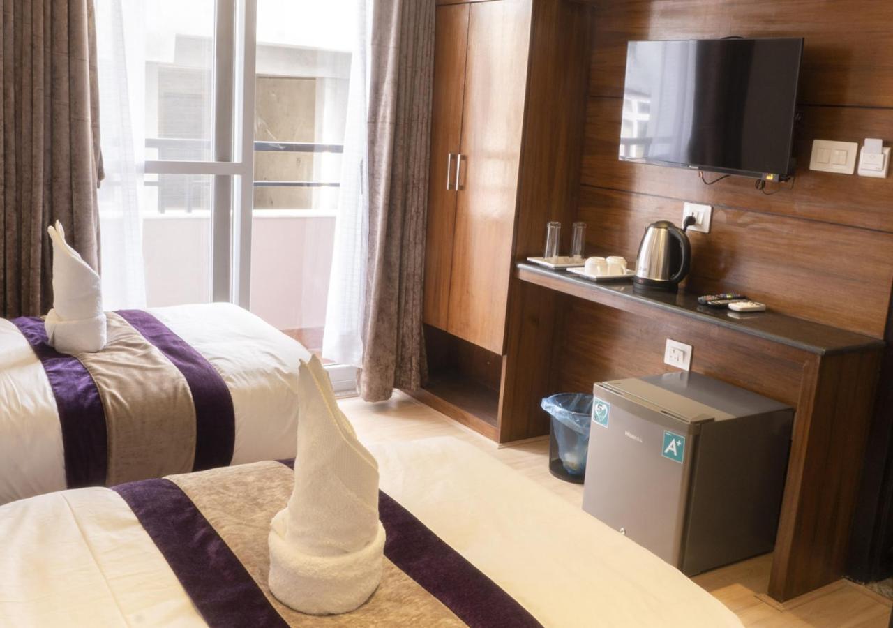 Hotel New Era カトマンズ エクステリア 写真