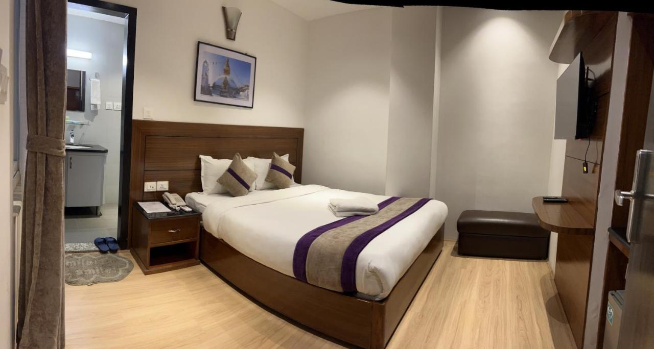 Hotel New Era カトマンズ エクステリア 写真